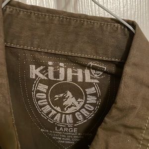 KUHL men’s long sleeve snap down shirt. Large.